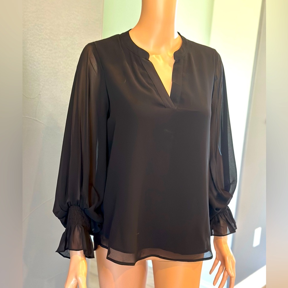 NWT Vince Camino Black Top - size XS